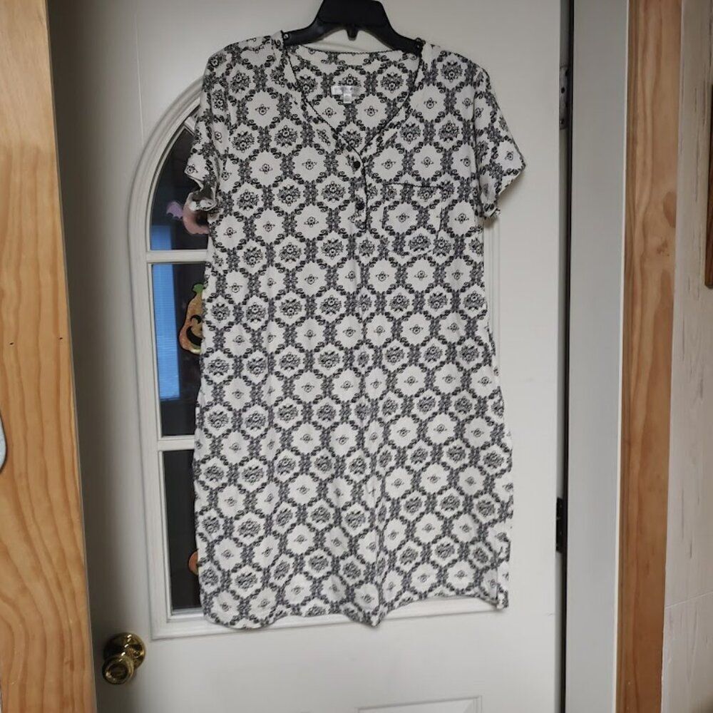 New Fashion Bug White Black Flowered Nightgown Size Women's XL